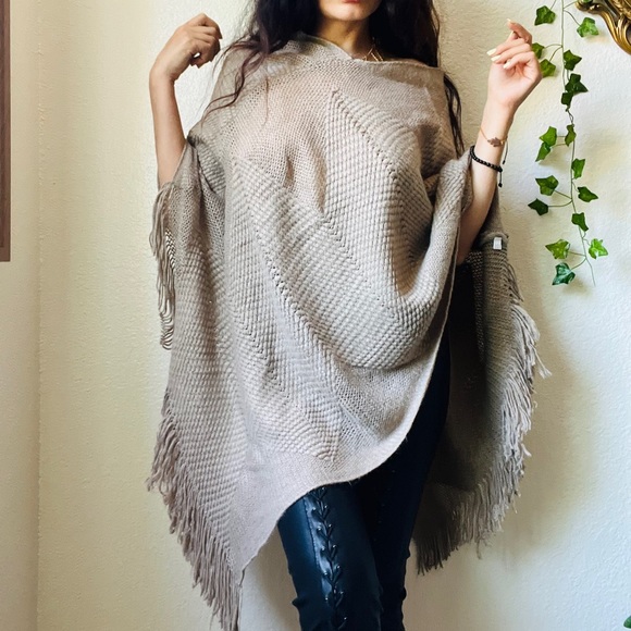 Urban Collection Poncho Sweater One Size - Picture 4 of 8